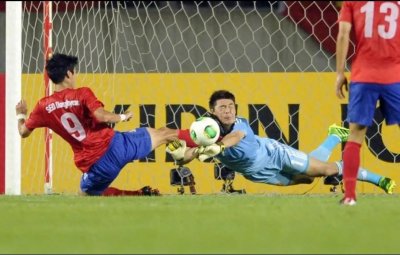 硬汉门将曾诚:从第一滴血到遍体鳞伤,战斗到底无怨无悔