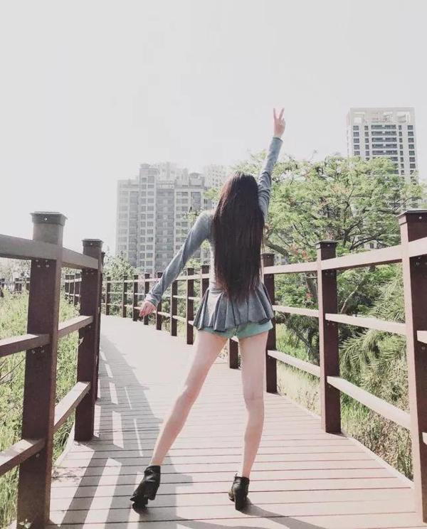 女生说哈哈是什么意思，女生发哈哈应该怎么回复？