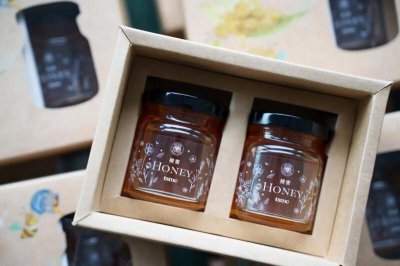 ​台积电在台湾地区芯片工厂旁养蜂采蜜，跨界推出“积蜜”