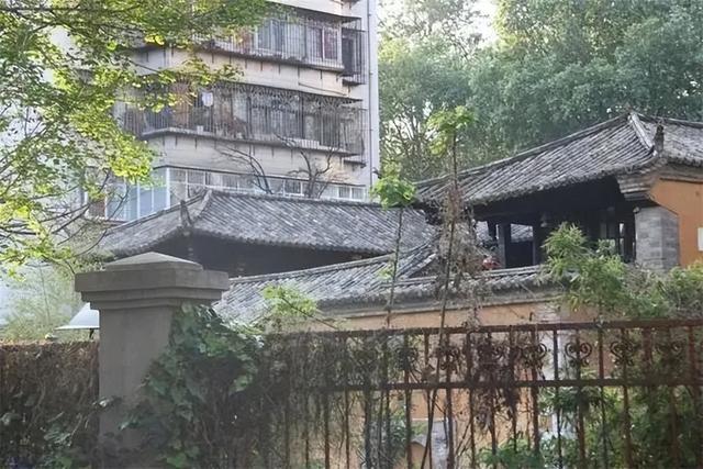 昆明十大必吃本地餐厅24小时营业（昆明这10家餐厅竟然是名人故居）(40)