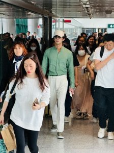 76岁TVB老戏骨探望好友,一个瘫痪,一个坐轮椅,下场让人唏嘘