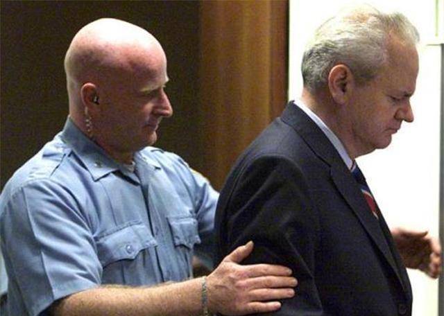 米洛舍维奇为什么被人出卖（南斯拉夫最终一分为七）