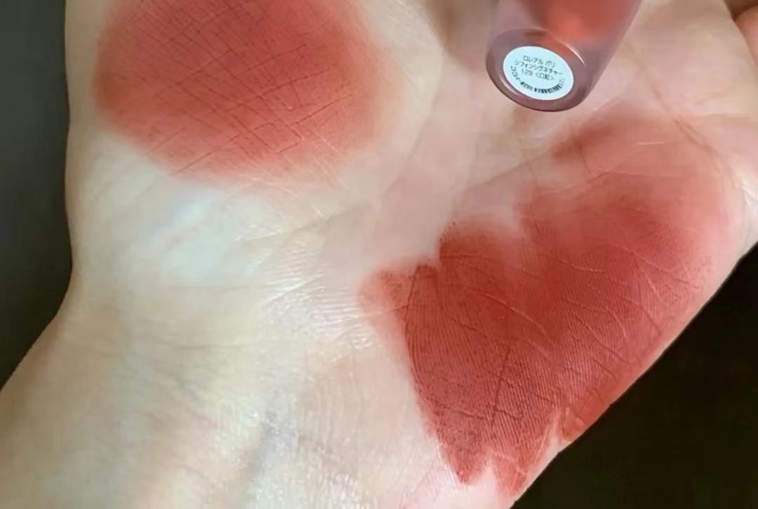 最适合黄皮的口红色号排行（黄皮肤适合什么颜色口红）(图12)