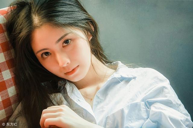 他曾被女神看不起，现在女神和他说话都小心翼翼