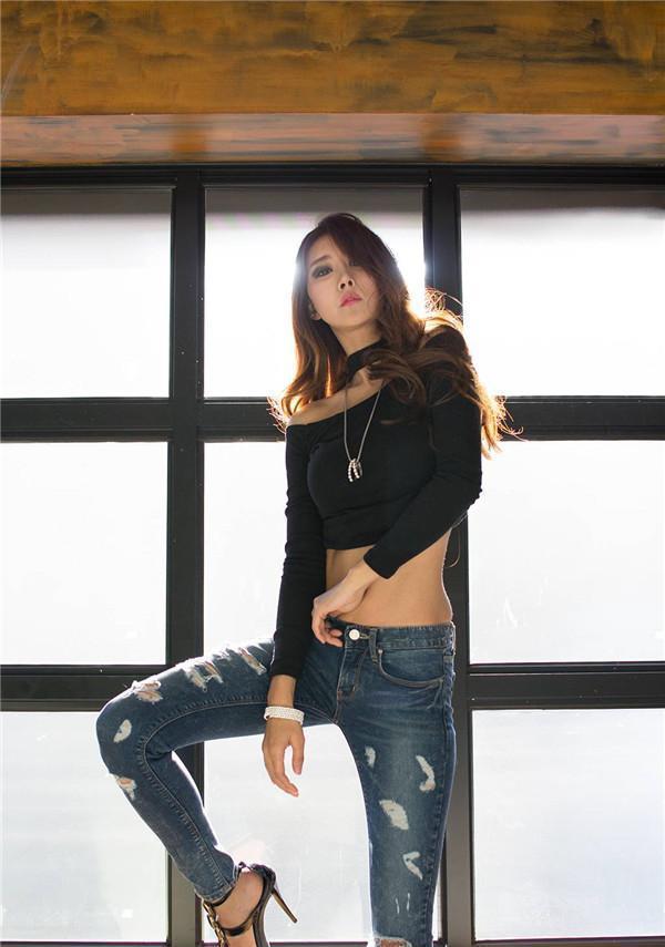 破洞牛仔, 性感迷人朴贤善