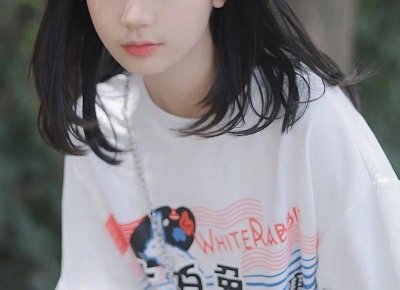 ​男生喜欢你的细微表现，主动为你做事，这些迹象表明他对你有意思