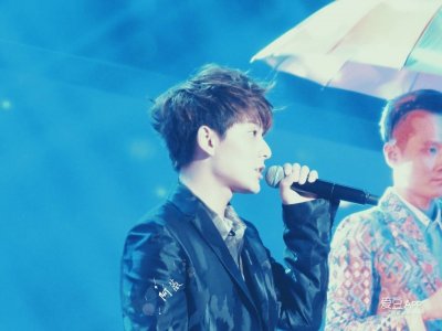 ​160724 陈翔亮相牙牙演唱会 清唱新歌《只是朋友》展实力