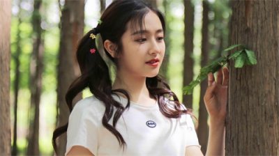 ​余周周扮演者李兰迪写真照