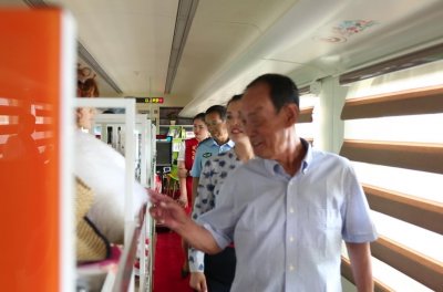 献给父亲的礼物︱父亲是儿那登天的梯,父亲是那拉车的牛!